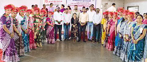 अभिमान प्रभाग संघाच्या महिलांची 
सुकलवाडीत वार्षिक सर्वसाधारण सभा