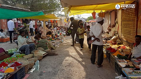 Community Initiative Brings Order to Madha Weekly Market