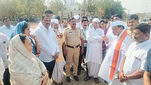 सासवड पालखी तळाची पाहणी