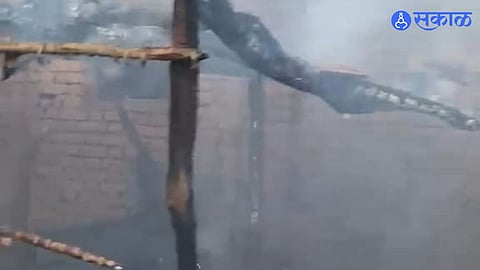 House Gutted in Mangao Budruk Fire Incident; Short Circuit Suspected, Heavy Loss Reported