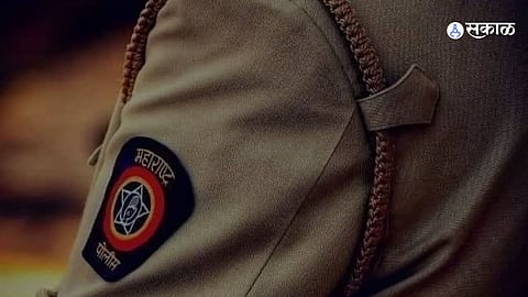 Akola Police Controversy