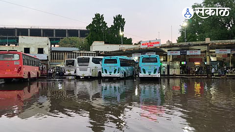 swargate bus depo water lake by rain