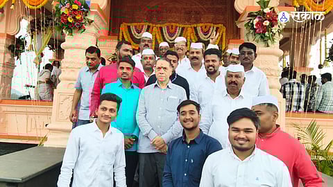 Spiritual Grandeur: Former Minister Dilip Walse Patil Visits Religious Festivities in Ambegaon