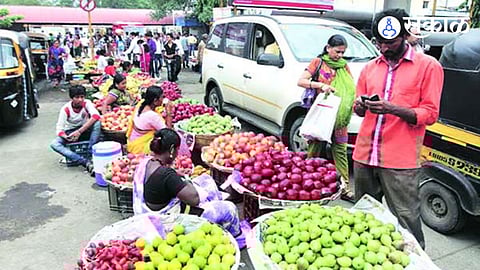 Municipality action on hawkers  supporters 