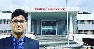 जिल्हाधिकारी नागरिकांना भेटणार प्रत्येक सोमवारी अन्‌ शुक्रवारी! ‘आयएएस’ एस. कार्तिकेयन सरकारी कार्यालयात रांगेत उभारून पाहातात कामकाज, वाचा...