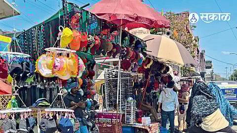 Akola News: मुख्य बाजारपेठेला अतिक्रमणाचा विळखा; गल्लीबोळांतही बिनधास्त अतिक्रमण ;प्रशासन विभाग सुस्त