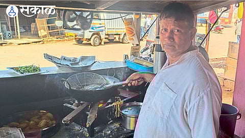 vadapav making on Wood Stoves
