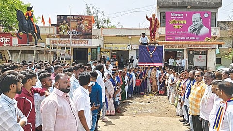 Dr Babasaheb Ambedkar statue installation in Modnimb