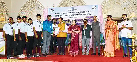 इंडिया स्किल स्पर्धेतील विजेत्यांना विशेष पुरस्कार