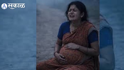 Hospital scene in Korchi after tragic death of pregnant woman and newborn amid negligence allegations.