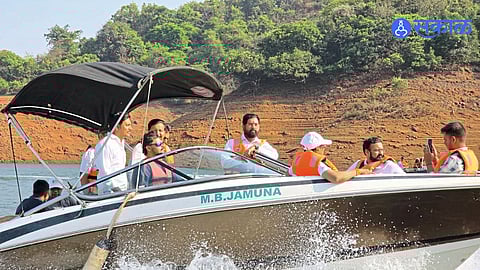 Deputy CM Eknath Shinde addressing concerns over the Munavale–Vasota ropeway project route.