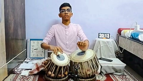 सलग सहा तास तबला वादन