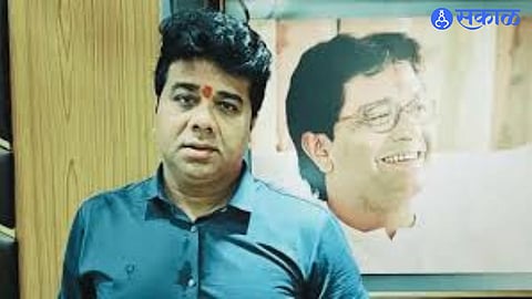 Avinash Jadhav stresses practical steps to promote Marathi among rickshaw drivers.