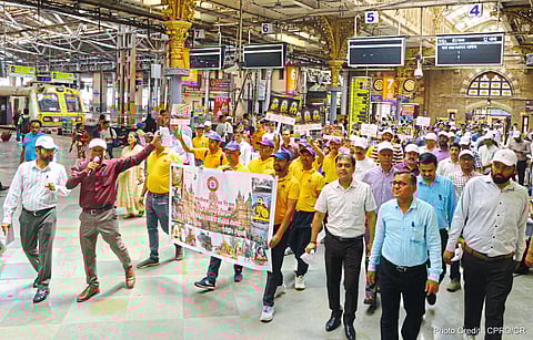 सीएसएमटीत ‘जागतिक वारसा दिन’ उत्साहात; हेरिटेज वॉकमधून रेल्वेच्या वैभवाचा अनुभव