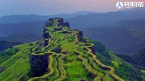 Late-Night Rescue Saves Mumbai Trekker After 200-Foot Fall