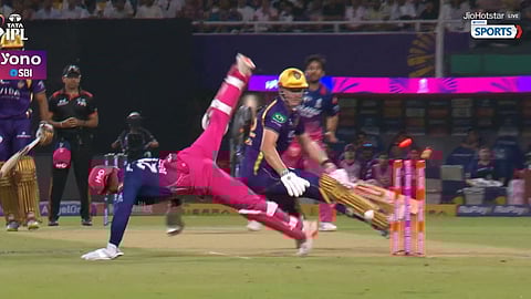 Dhruv Jurel pulls off a stunning one-handed stumping to dismiss Cameron Green