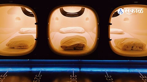 No More Expensive Hotels: Pune Railway Station Offers AC Sleeping Pods at Just ₹300