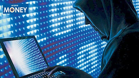 पुण्यातील व्यावसायिकाचा मुंबई उच्च न्यायालयात मोठा विजय! 'सिम स्वॅपिंग'द्वारे झालेली ३८ लाखांची फसवणूक आता बँकच भरणार; ग्राहकांसाठी 'झिरो लायबिलिटी'चा मोठा आधार