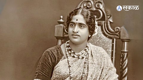 "स्वरांचा सुदर्शन चक्रासारखा संचार!" मास्टर दीनानाथांच्या दैवी आवाजाचे रहस्य; 'सुरेल भावपूर्ण स्वर' हाच होता गायनाचा प्राण