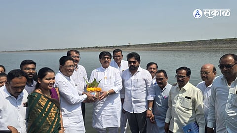 गोदा ते नर्मदा जलप्रवास: कुकडी-घोड खोऱ्यातील पवित्र जल महेश्वरकडे मार्गस्थ; येडगाव धरणावर जलकलशाचे मोठ्या उत्साहात पूजन!