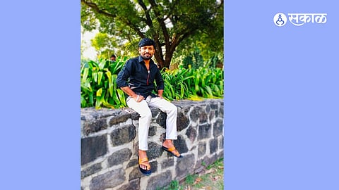 "पुणे-सोलापूर महामार्गावर काळाचा घाला! भरधाव डंपरच्या धडकेत बारामतीचा तरुण ठार; लोणी काळभोर पोलिसांनी डंपर केला जप्त"