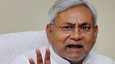 नितीशकुमारांचा 'आतला' आवाज अन्‌ 'बाहेर'चे प्रतिसाद... 