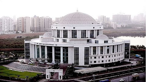 तब्बल पाच दिवसांनंतर नवी मुंबई शहरात पावसाची विश्रांती; सफाई कामगारांची लगबग