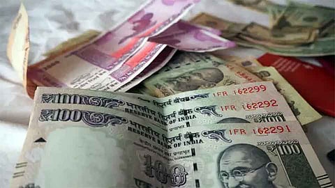 पुरात भिजलेल्या नोटा सांगली बँकेने इस्त्रीने वाळवून वाचवल्या