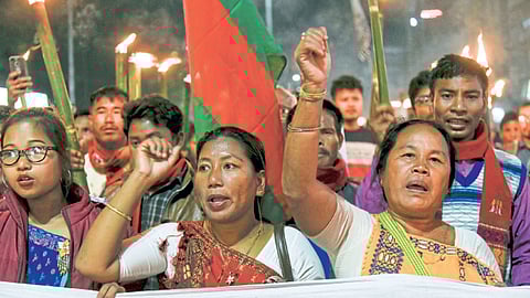 ‘नागरिकत्व दुरुस्ती विधेयका’च्या विरोधात गुवाहाटीत झालेली निदर्शने.