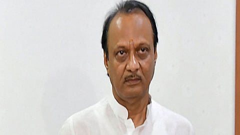 कार्यकर्त्यांना गाजरं दाखवावी लागतात, अजित पवारांचा विराेधकांना टोला