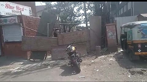 Video : कंटेंन्मेट झोनमध्ये सर्रास होतेय नियमांचे उल्लंघन...