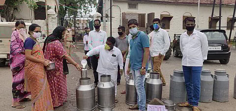 Free milk distribution from Swabhimani Shetkari Sanghatana in Rahuri