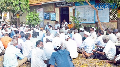 The Protesters Tore Up A Letter From Brisk Kolhapur Marathi News