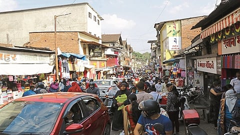 Huge crowds of citizens shopping