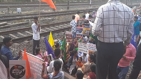 mumbai kanjurmarg railway station protest against caa central railway impact 