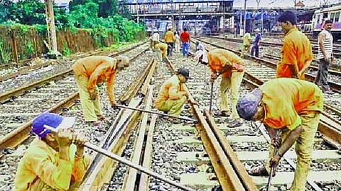 Mumbai-Local-Megablock