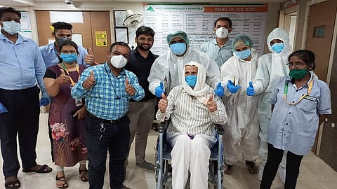 क्या बात! अवघ्या 19 दिवसात 98 वर्षीय आजोबांनी कोरोनाला केलं 'बाय बाय' 