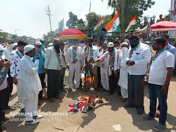 Congress protests Uttar Pradesh government in Pathardi