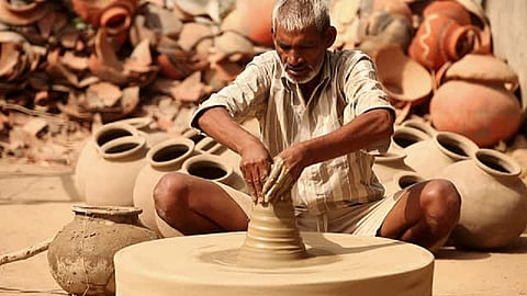 लॉकडाउनमुळे कुंभार समाजाला मोठा फटका