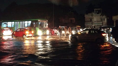 PuneRains : अवघ्या दोन तासात पावासाचा हाहाकार (व्हिडिओ)