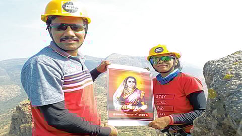 गिर्यारोहकांच्या साहसाला आव्हान देणाऱ्या नवरा-नवरी सुळक्यावर कुमठेच्या राेहितची चढाई
