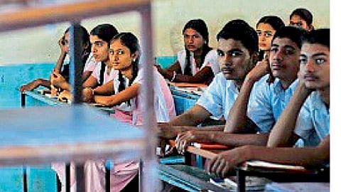 16 students from Ahmednagar are trapped in Uttar Pradesh