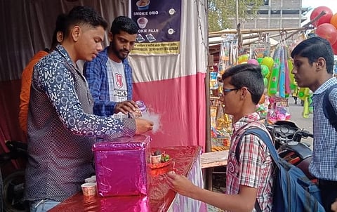 Smoke craze marks the youth of Solapur