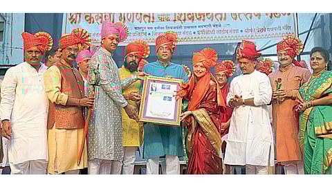 कसबा पेठ - श्री कसबा गणपती (चौक) शिवजयंती उत्सव मंडळाच्या वतीने शिवजयंतीनिमित्त अभिनेत्री सोनाली कुलकर्णी यांना ‘स्त्रीशक्ती’ पुरस्काराने गौरविण्यात आले.