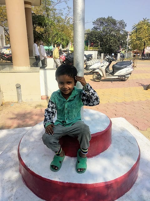 खेळता खेळता अचानक बालक गायब झाला; आणि समोर आली भयंकर घटना