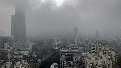 मुंबईच्या हवेची गुणवत्ता खालावली, संपूर्ण शहरात अतिशय वाईट हवेची नोंद