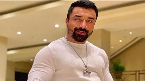 "पुरे झालं हिंदू-मुस्लिम राजकारण, मी हे थांबवणार" - इजाझ खान 