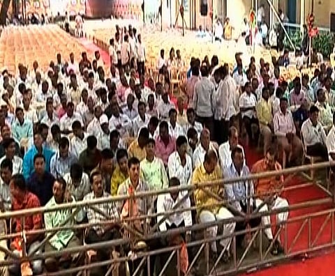 सभा, मेळाव्यांसाठी केवळ आता पन्नास जणांची मर्यादा 