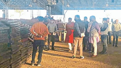 Five thousand beds are lying in the dust in Nagpur