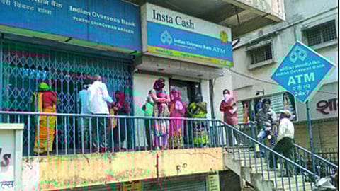 crowd bank